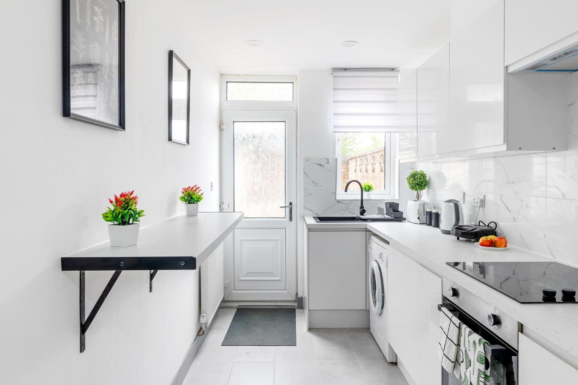 Stanion Luxurious 3 Bedroom Modern House Northamptonshire, Double, Twins, Single, Free Parking, Free Wi-Fi, Pets, Up To 8 Sleeps, 4 Smart Tvs Corby Exterior foto