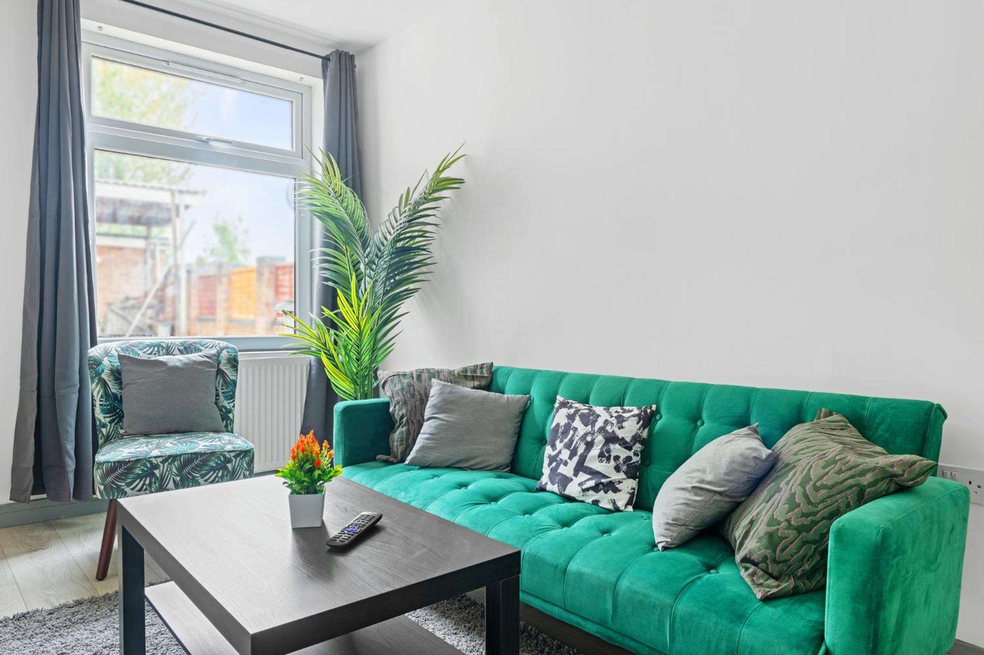 Stanion Luxurious 3 Bedroom Modern House Northamptonshire, Double, Twins, Single, Free Parking, Free Wi-Fi, Pets, Up To 8 Sleeps, 4 Smart Tvs Corby Exterior foto