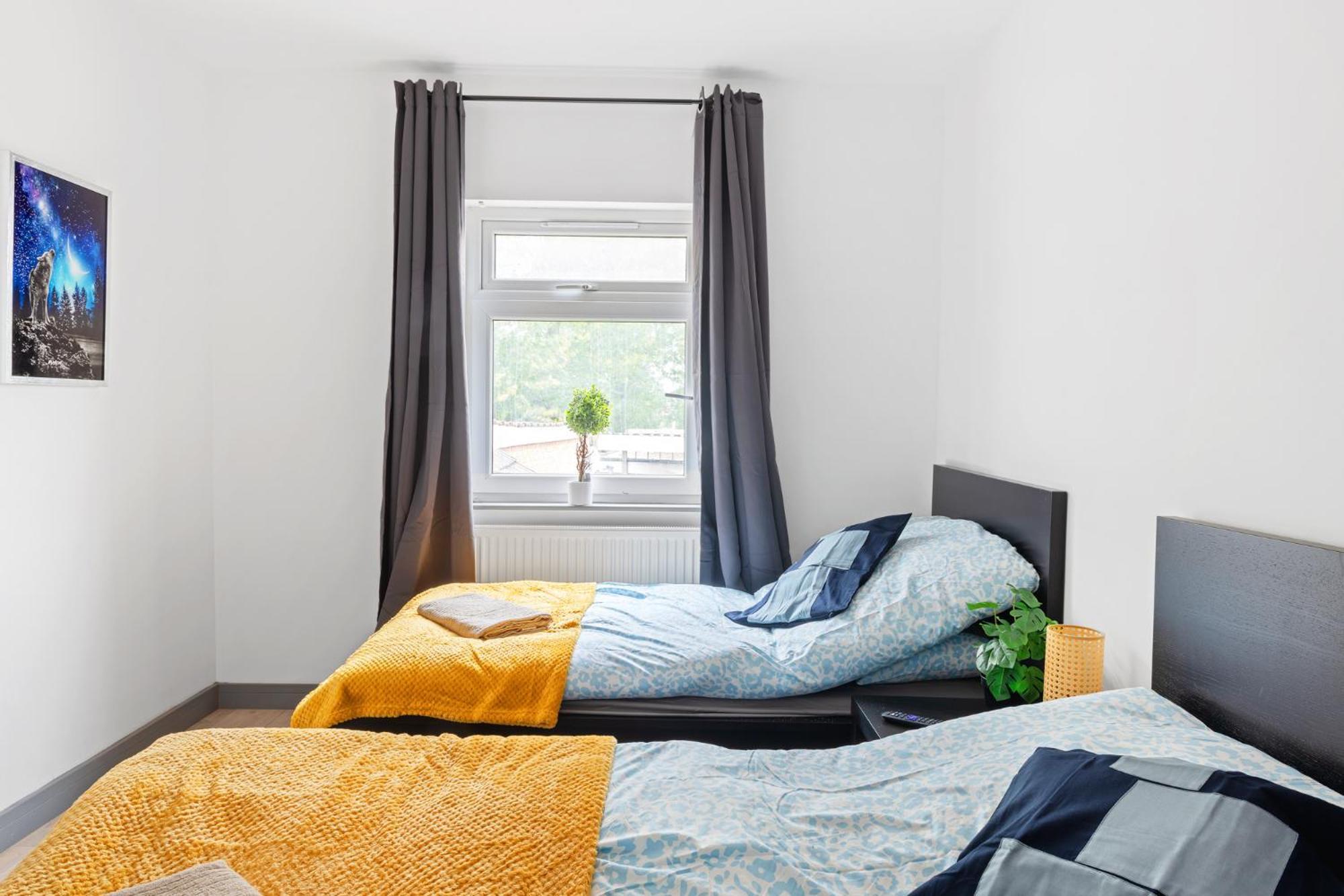 Stanion Luxurious 3 Bedroom Modern House Northamptonshire, Double, Twins, Single, Free Parking, Free Wi-Fi, Pets, Up To 8 Sleeps, 4 Smart Tvs Corby Exterior foto